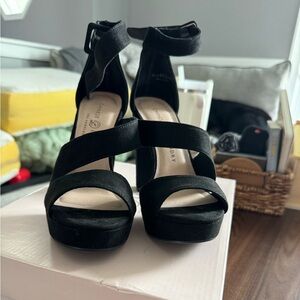 NWT Chinese Laundry Suede Heels